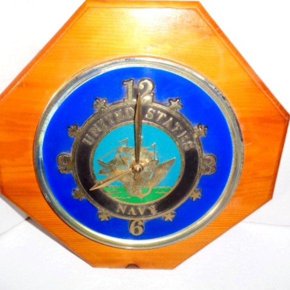 Vintage U.S. Navy Quartz Wall Clock, Solid Wood, Runs Well - Picture 2 of 6